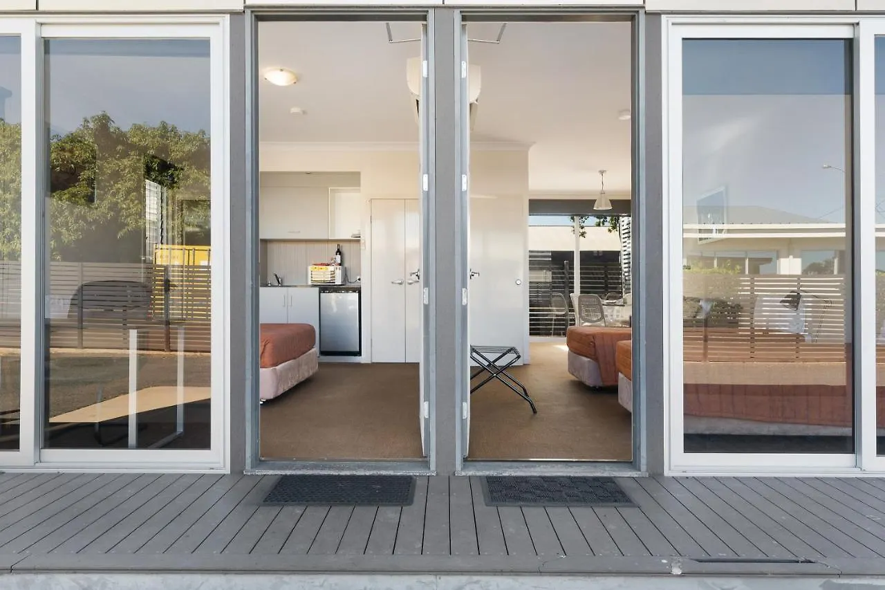 Smart Stayzzz Inns Clermont Australia