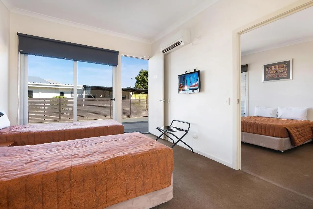 Smart Stayzzz Inns Clermont Motel